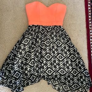 Peach Deb Sweetheart Neckline Homecoming Dress